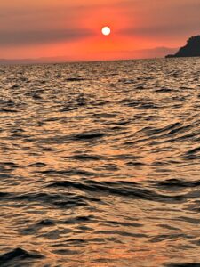 mucha belleza los atardeceres golfito